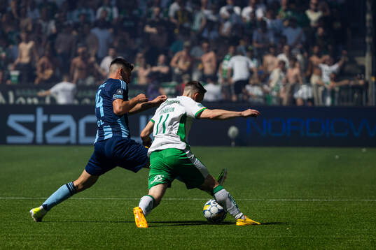 Djurgårdens Besard Sabovic och Hammarbys Oscar Johansson