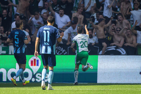 Hammarbys Nahir Besara jublar