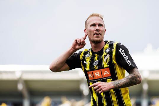 Häckens Mikkel Rygaard Jensen jublar