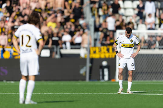 AIKs Axel Björnström och Ioannis Pittas deppar