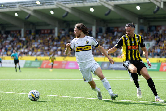 AIKs Axel Björnström och Häckens Amor Layouni