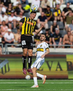 Häckens Even Hovland och AIKs Ioannis Pittas