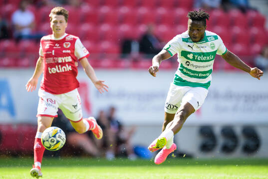 Västerås Henry Offia gör här 0-4