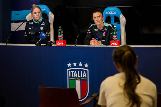 Gemma Grainger, head coach, and Ingrid Syrstad Engen of the