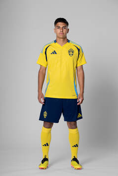 Matteo Perez Vinlöf of the Swedish national football team