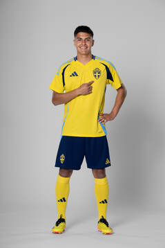 Matteo Perez Vinlöf of the Swedish national football team