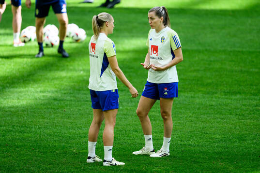 Magdalena Eriksson and Linda Sembrant of the Swedish