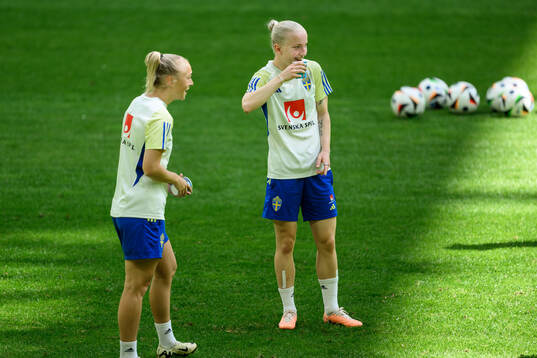 Hanna Bennison and Anna Sandberg of the Swedish women's