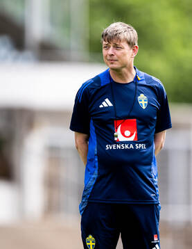 Head coach Jon Dahl Tomasson of the Swedish men's national