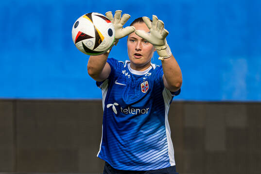 Aurora Mikalsen of Norway warms up