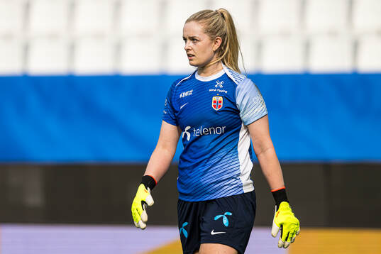 Guro Pettersen of Norway warms up