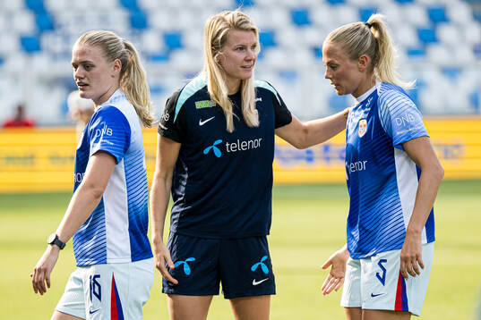 Ada Stolsmo Hegerberg and Guro Bergsvand of Norway