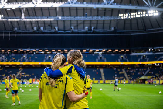 Matilda Vinberg and Nathalie Björn of Sweden