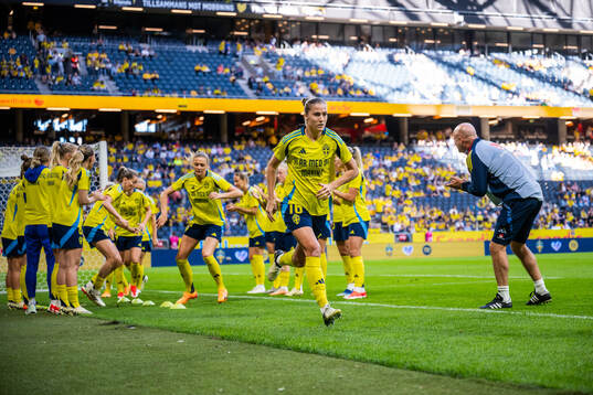 Filippa Angeldal of Sweden, with a warm up shirt dedicated