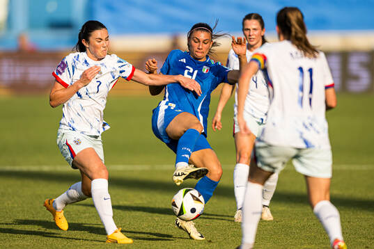Ingrid Syrstad Engen of Norway and Agnese Bonfantini of