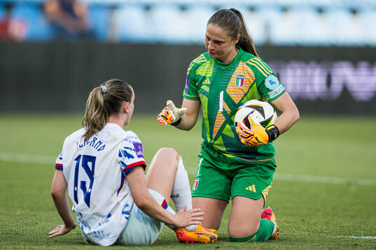 Elisabeth Terland of Norway and Laura Giuliani of Italy