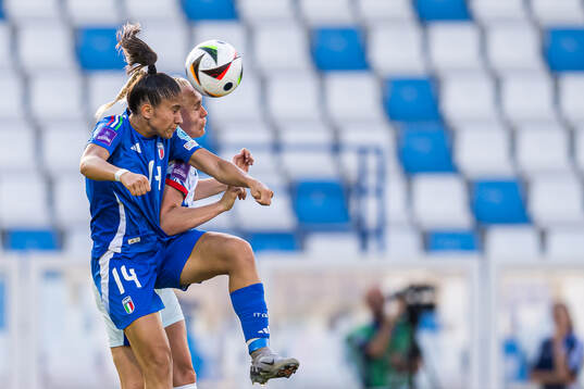 Chiara Beccari of Italy and Maria Thorisdottir of Norway