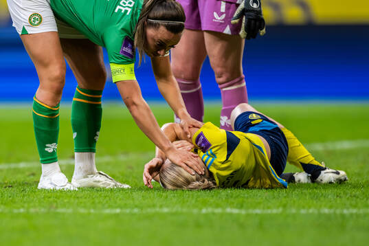 Magdalena Eriksson of Sweden and Katie McCabe of Republic