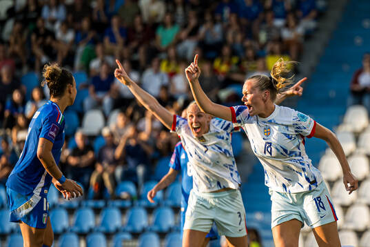 Frida Maanum of Norway celebrates