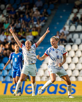 Frida Maanum of Norway celebrates