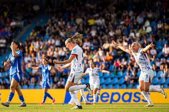 Frida Maanum of Norway celebrates