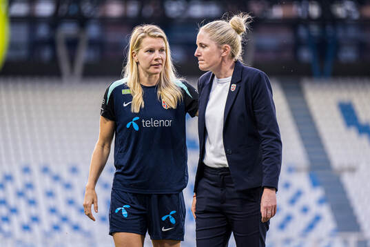 Ada Stolsmo Hegerberg and Gemma Grainger, head coach of