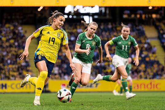 Johanna Rytting Kaneryd of Sweden and Ruesha Littlejohn of