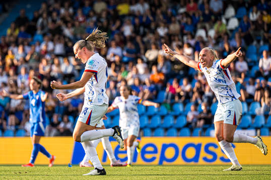 Frida Maanum of Norway celebrates
