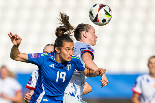 Martina Lenzini of Italy and Elisabeth Terland of Norway