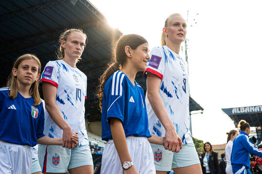 Caroline Graham Hansen and Karina Sævik of Norway