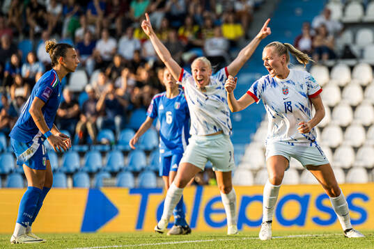 Frida Maanum of Norway celebrates