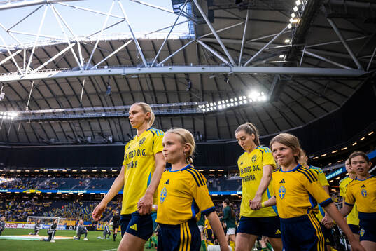 Jonna Andersson and Linda Sembrant of Sweden