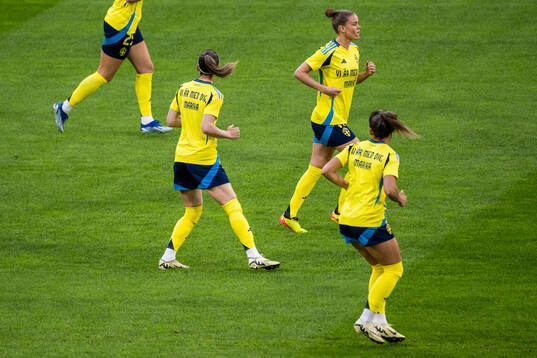 Kosovare Asllani, My Cato and Johanna Rytting Kaneryd of