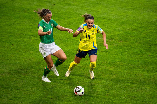 Kyra Carusa of Republic of Ireland and Johanna Rytting