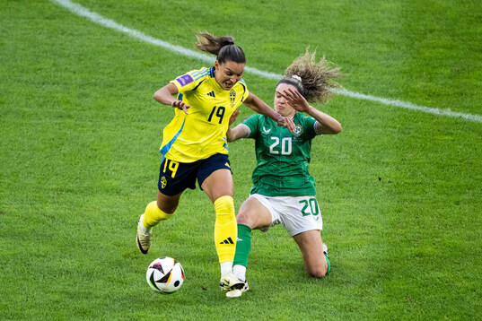 Johanna Rytting Kaneryd of Sweden and Leanne Kiernan of
