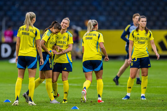 Rosa Kafaji, My Cato and Pauline Hammarlund of Sweden, with