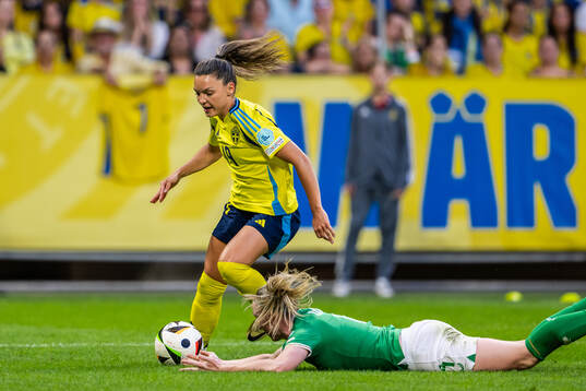 Johanna Rytting Kaneryd of Sweden and Louise Quinn of