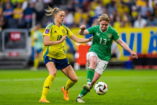 Fridolina Rolfö of Sweden and Aoife Mannion of Republic of