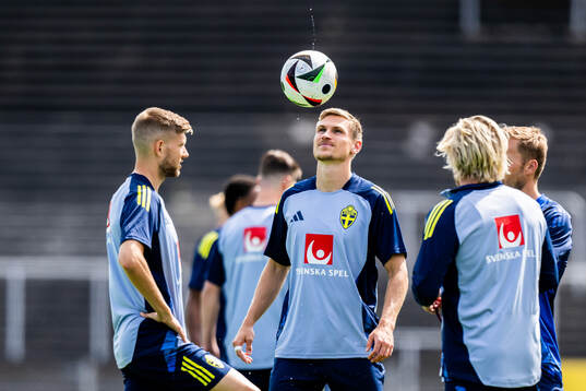 Anton Salétros and Carl Starfelt of the Swedish men's