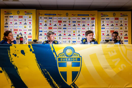 Media officer Petra Thorén, Head coach Jon Dahl Tomasson,