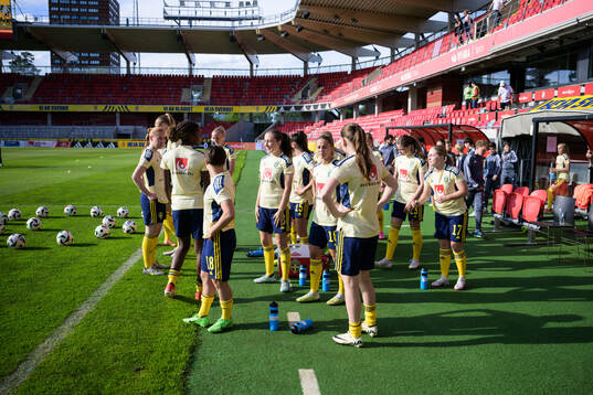 Players of Sweden ahead the under-23 international friendly