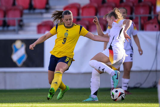Cornelia Kapocs and Sofia Reidy of Sweden
