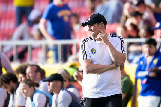 Head coach Martin Qwarmans Möller of Sweden