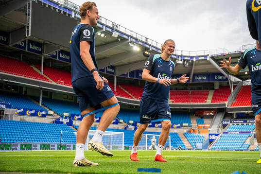 Erik Botheim and Erling Braut Haaland of the Norwegian