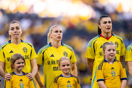 Linda Sembrant, Jonna Andersson and goalkeeper Zecira