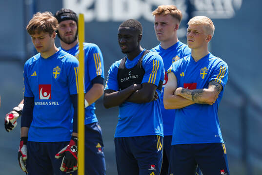 Imam Jagne and Milker Widell of the Swedish under-21
