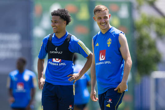 Momodou Sonko and Jacob Ondrejka of the Swedish under-21