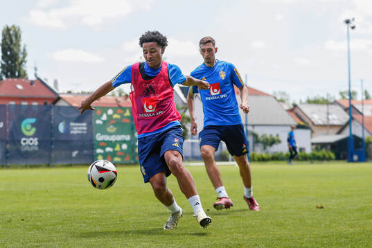 Momodou Sonko and Jonas Jakob Rouhi of the Swedish under-21