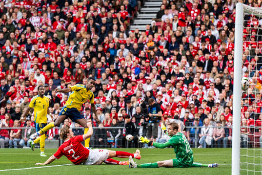 Alexander Isak of Sweden scores 1-1