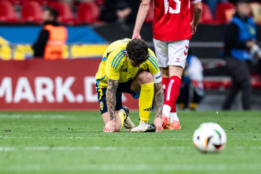 Victor Nilsson Lindelöf of Sweden in pain